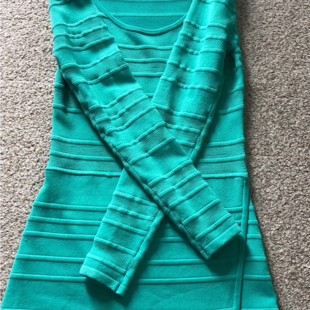 BEBE DRESS.Size XS. - Picture 3 of 4